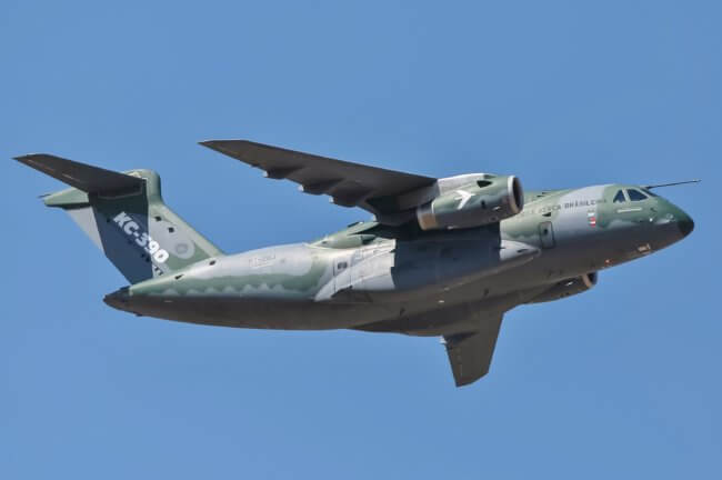 Embraer takes to the Paris Air Show the multi-mission Airlift KC-390