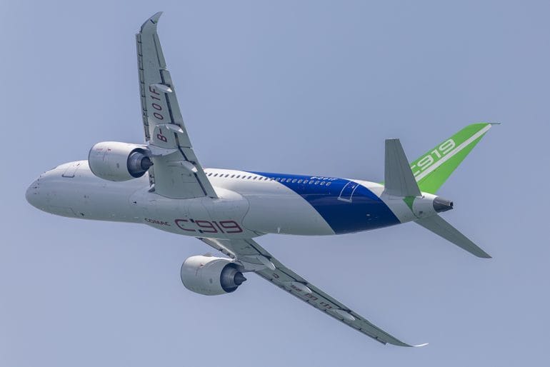 At the Singapore Airshow, the Taiwanese C919 Competes Against Boeing and Airbus.