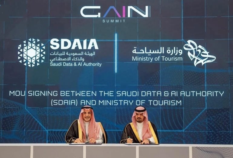 Saudi Tourism Signs MoU to Set Up an AI Center of Excellence